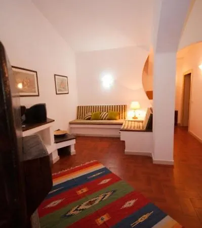 In E Casali A Giannella