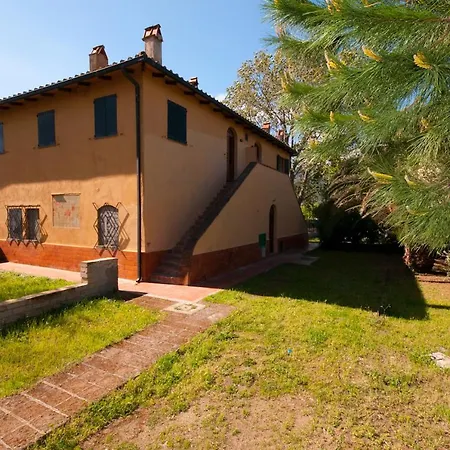 Aparthotel In E Casali A Giannella 3*